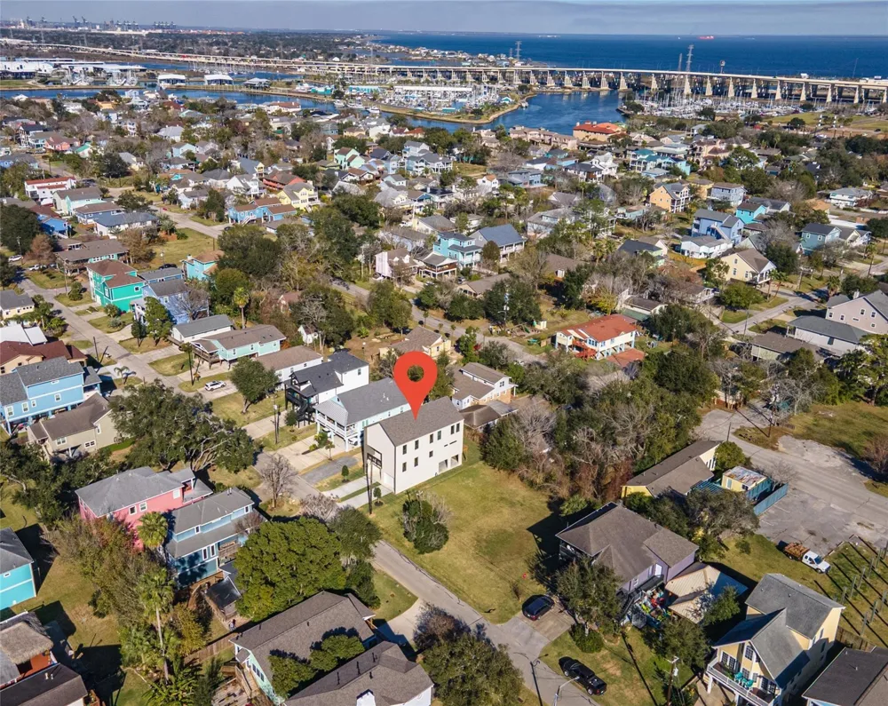 701 Pine Road Road Clear Lake Shores, TX 77565