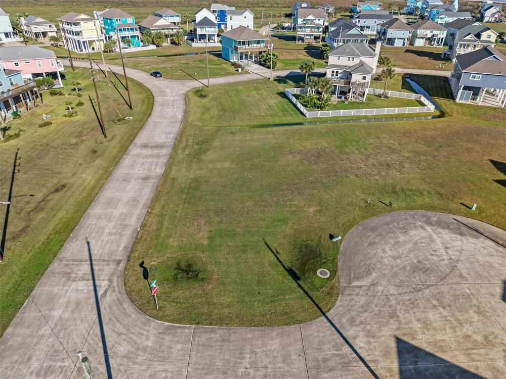 3903 Palmdale Court Galveston, TX 77554