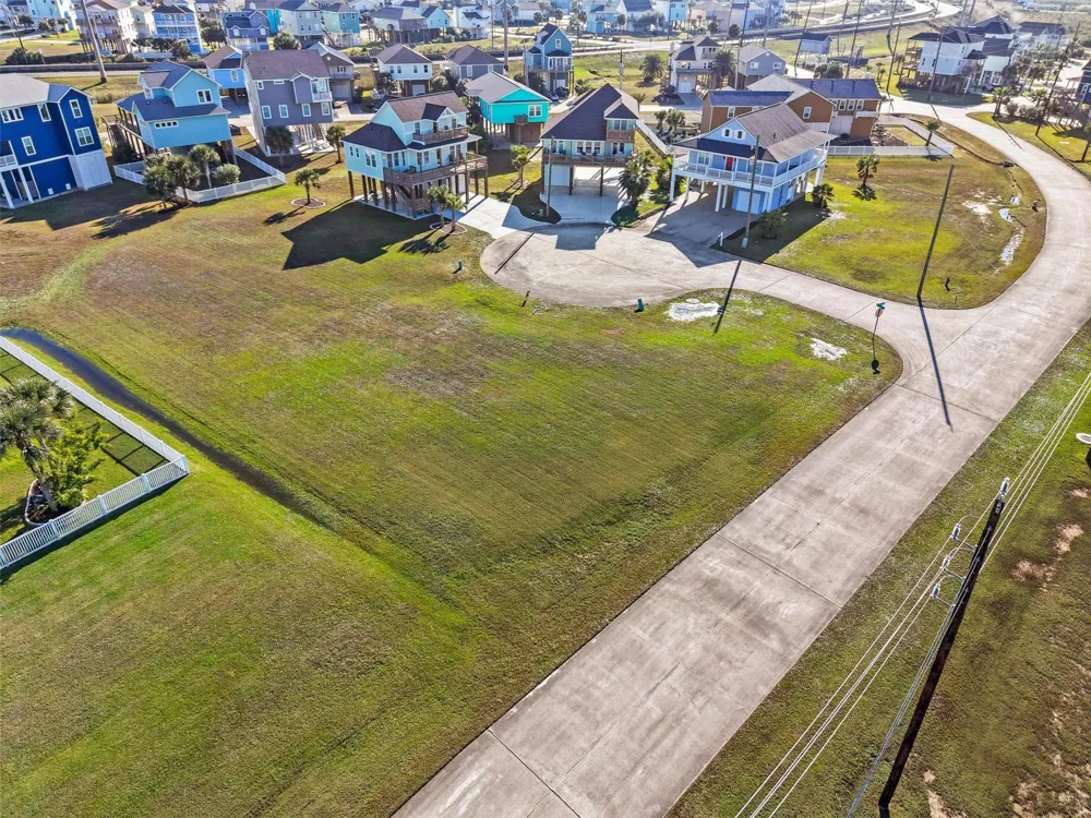 3903 Palmdale Court Galveston, TX 77554