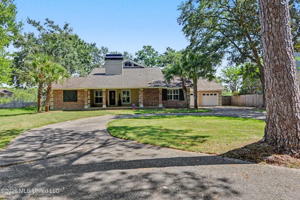 8324 Maunalani Place Diamondhead, MS 39525
