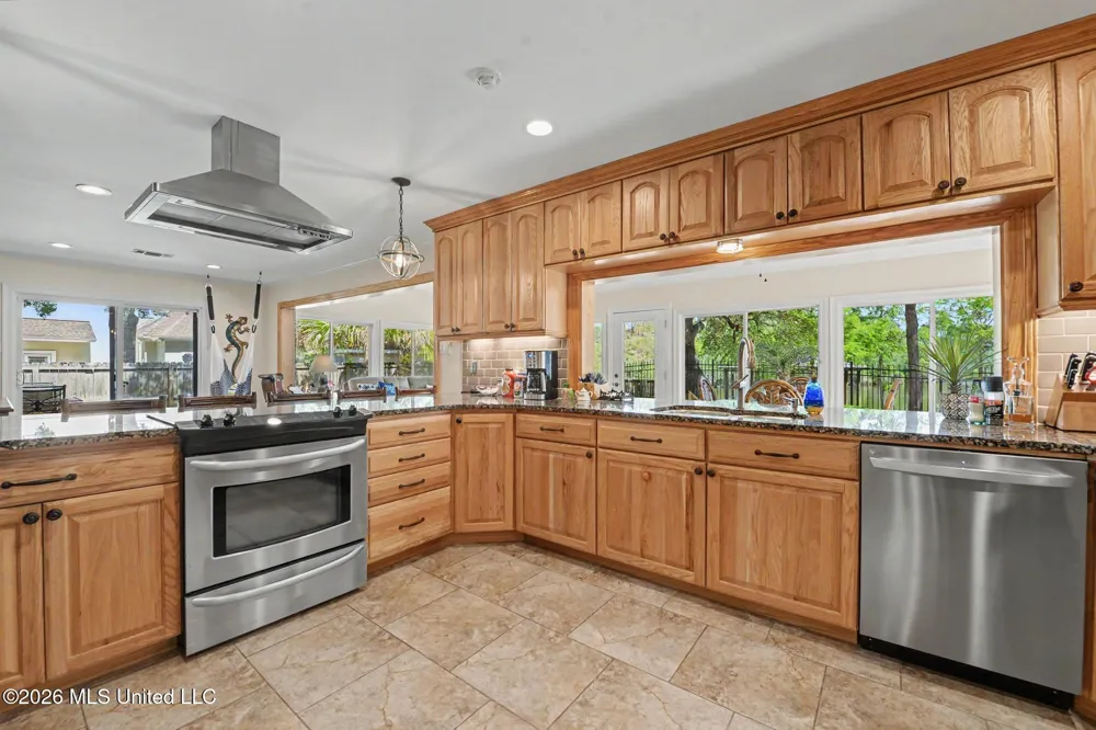 8324 Maunalani Place Diamondhead, MS 39525