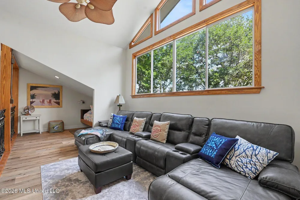 8324 Maunalani Place Diamondhead, MS 39525