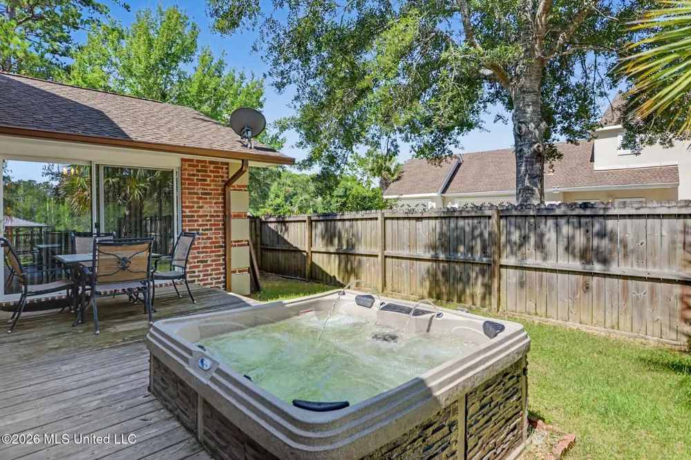 8324 Maunalani Place Diamondhead, MS 39525