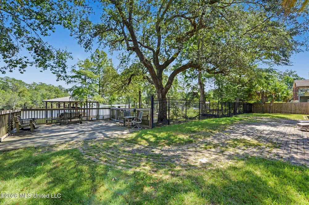 8324 Maunalani Place Diamondhead, MS 39525