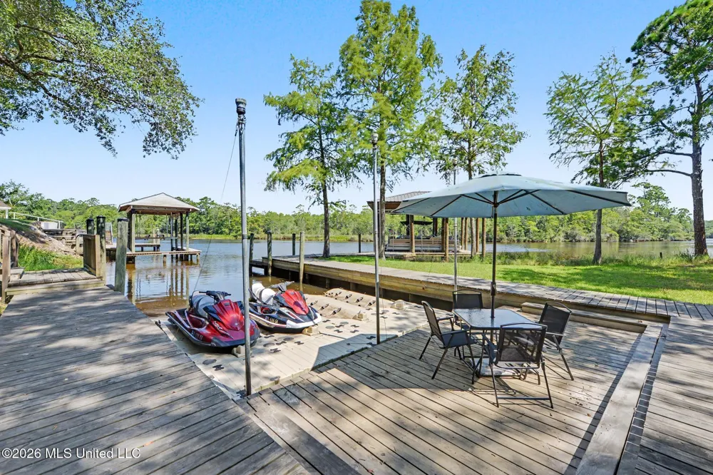 8324 Maunalani Place Diamondhead, MS 39525