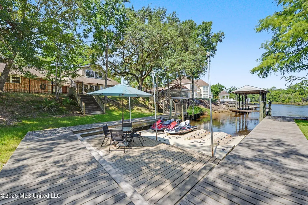 8324 Maunalani Place Diamondhead, MS 39525