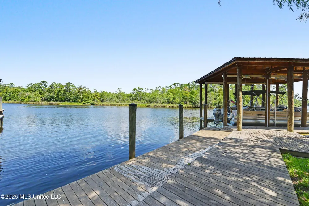 8324 Maunalani Place Diamondhead, MS 39525