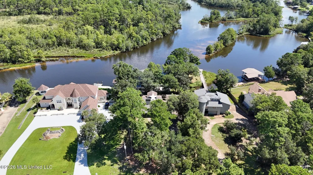 8324 Maunalani Place Diamondhead, MS 39525