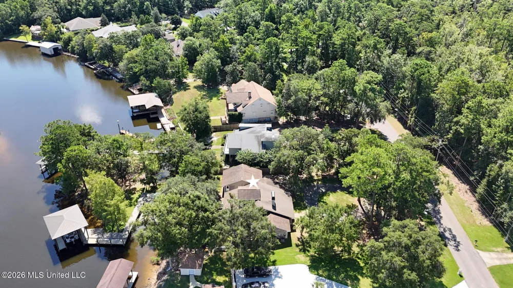 8324 Maunalani Place Diamondhead, MS 39525