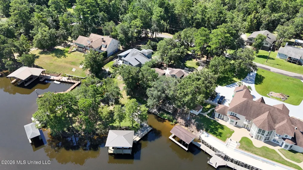 8324 Maunalani Place Diamondhead, MS 39525