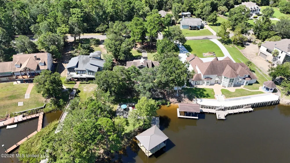 8324 Maunalani Place Diamondhead, MS 39525
