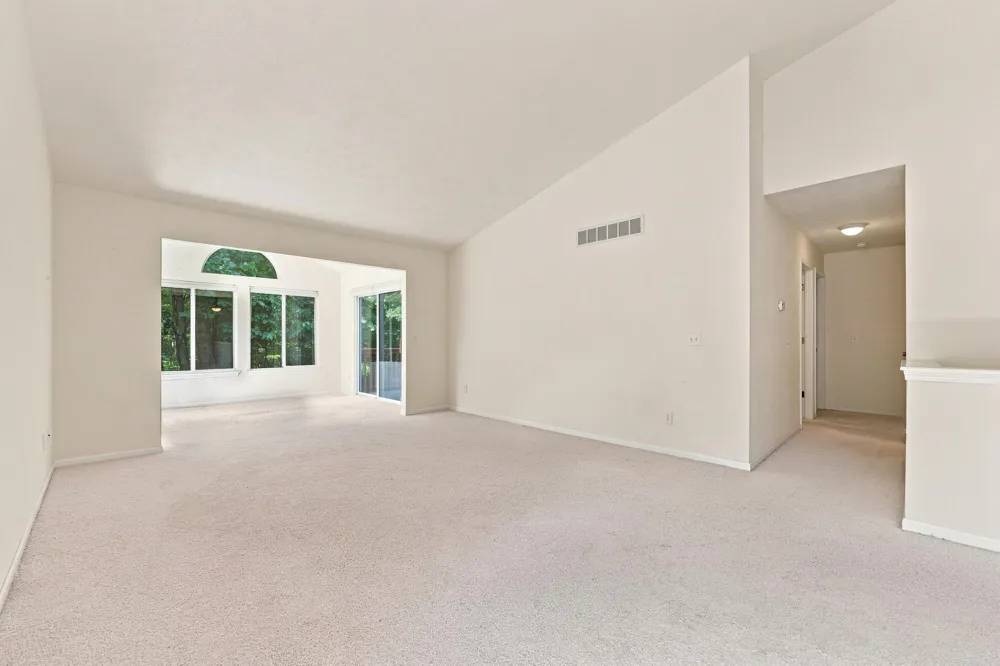 1364 Tanager Lane Kalamazoo, MI 49009