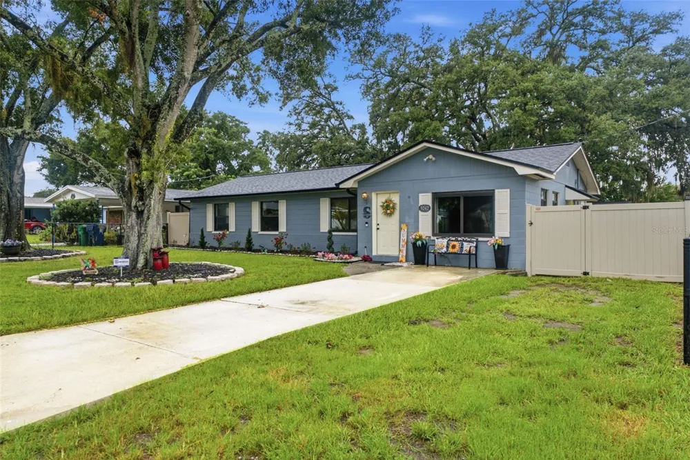 9242 52ND STREET Tampa, FL 33617
