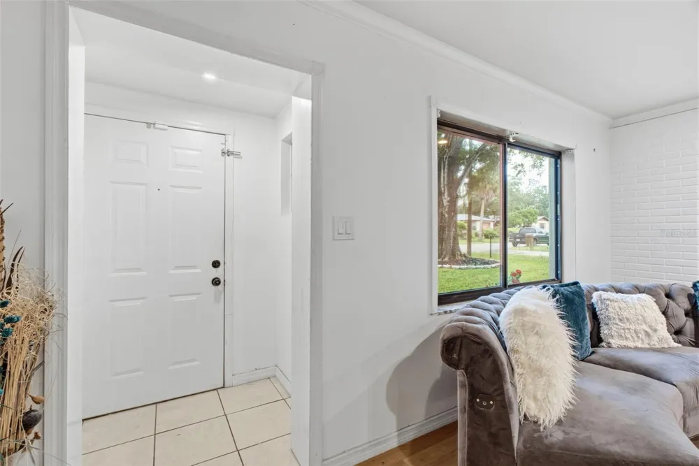 9242 52ND STREET Tampa, FL 33617