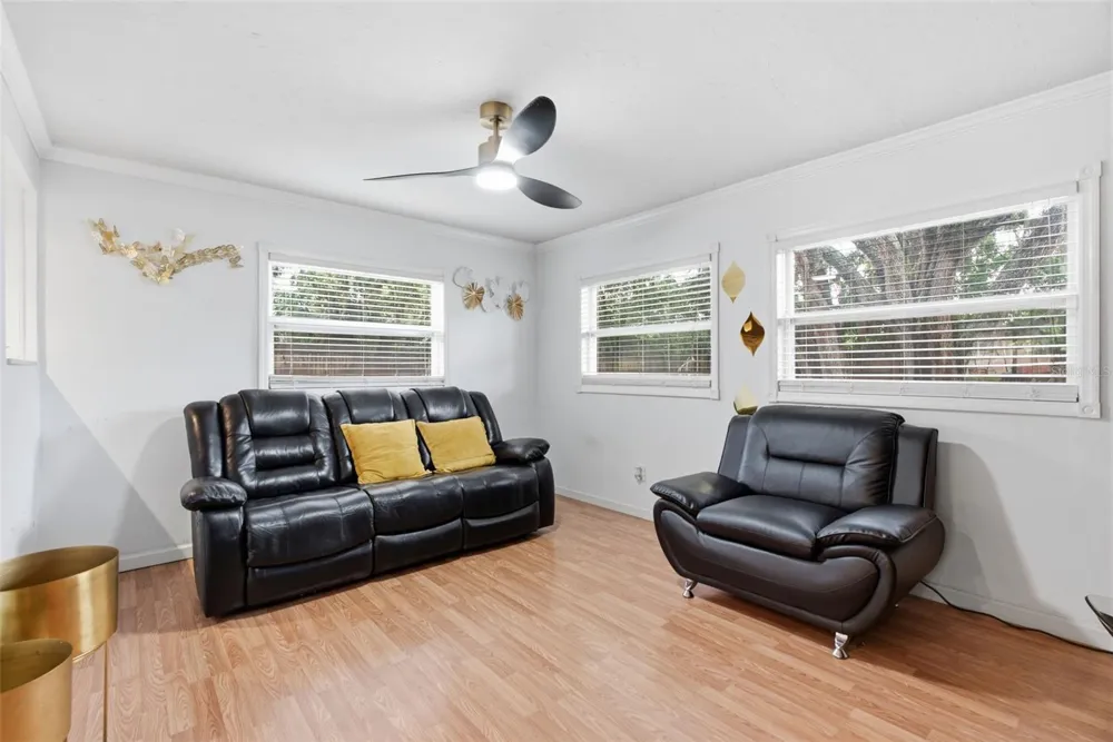9242 52ND STREET Tampa, FL 33617