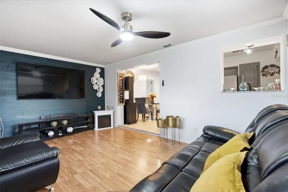 9242 52ND STREET Tampa, FL 33617