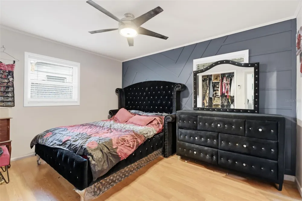 9242 52ND STREET Tampa, FL 33617