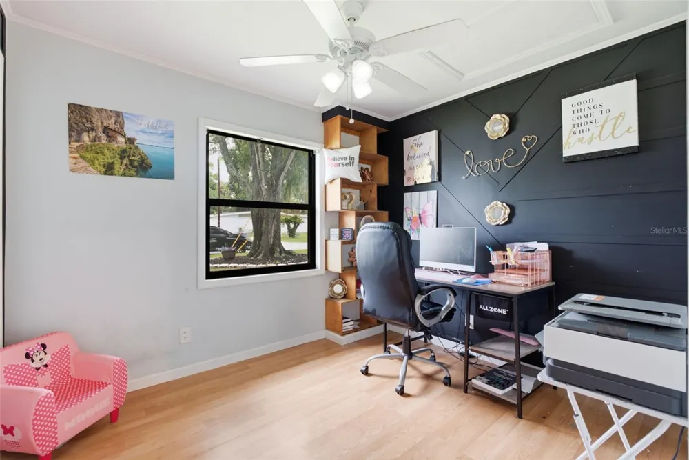 9242 52ND STREET Tampa, FL 33617