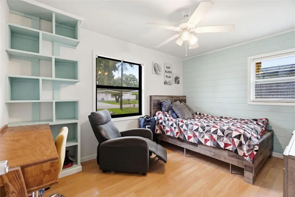 9242 52ND STREET Tampa, FL 33617