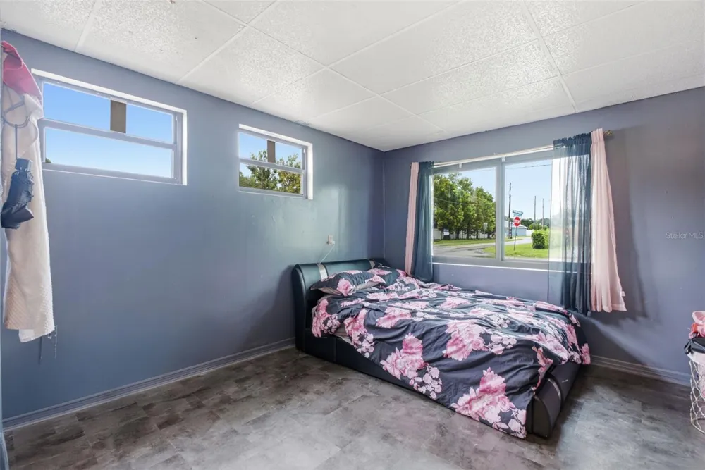 9242 52ND STREET Tampa, FL 33617