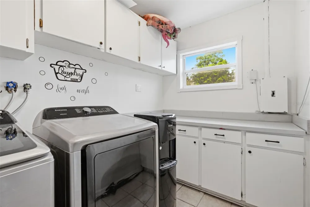 9242 52ND STREET Tampa, FL 33617