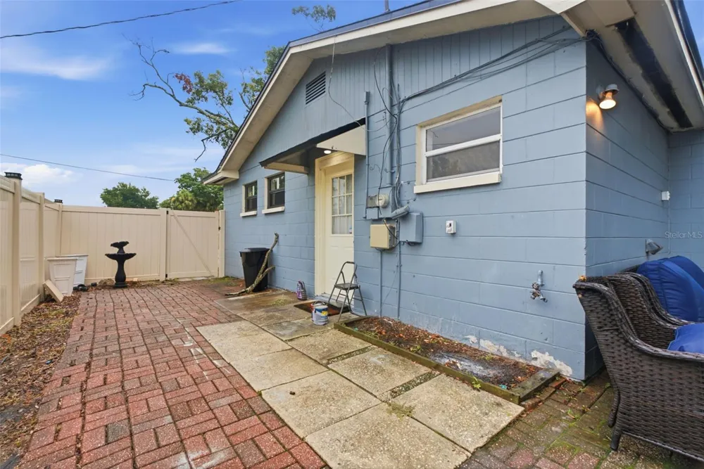 9242 52ND STREET Tampa, FL 33617