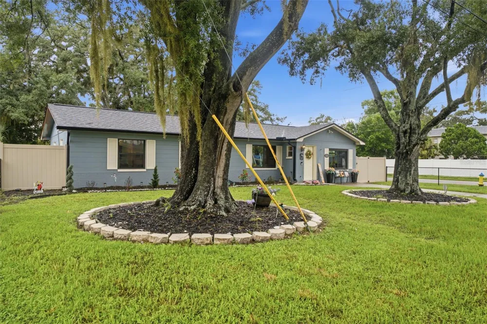 9242 52ND STREET Tampa, FL 33617