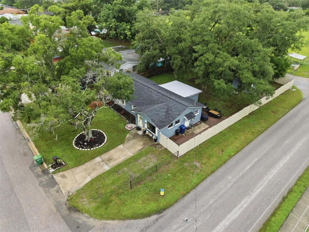 9242 52ND STREET Tampa, FL 33617