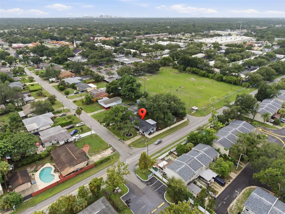 9242 52ND STREET Tampa, FL 33617