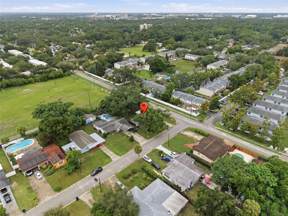 9242 52ND STREET Tampa, FL 33617
