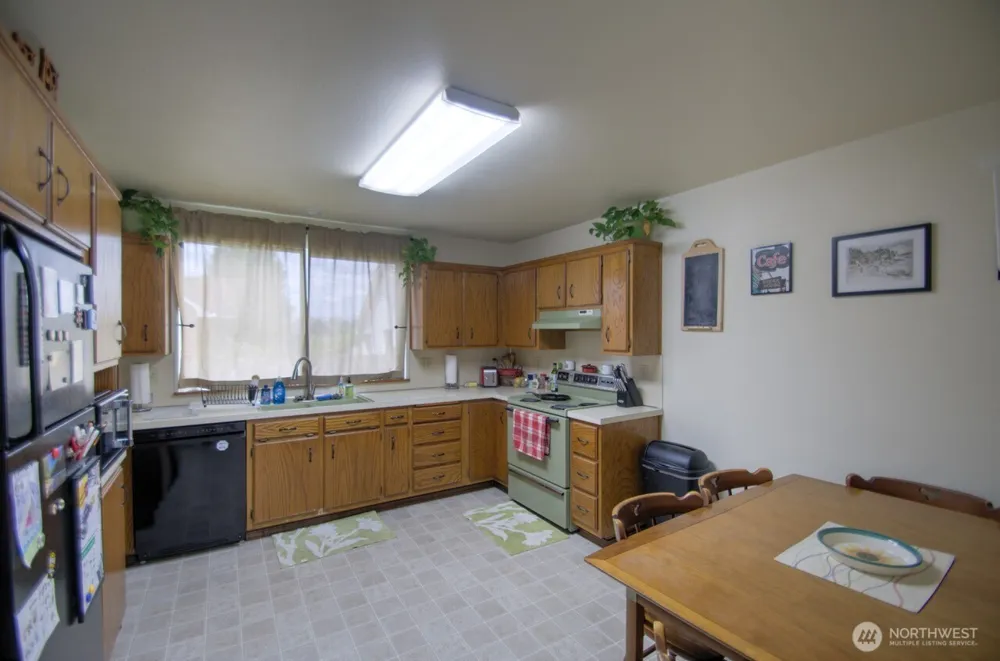 664 NW New York Avenue Chehalis, WA 98532