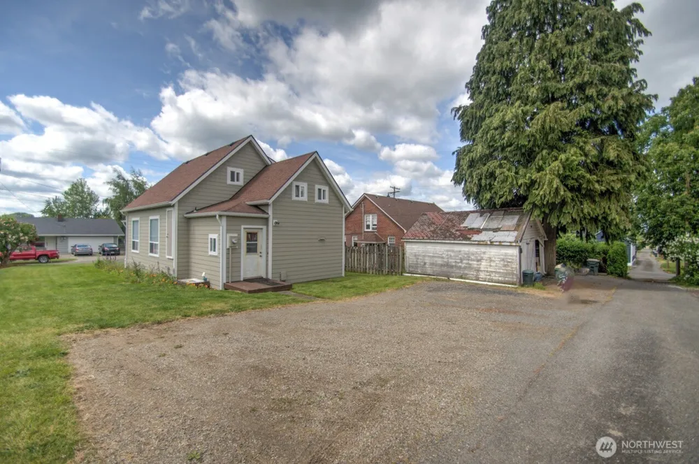 664 NW New York Avenue Chehalis, WA 98532