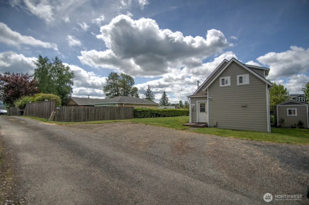 664 NW New York Avenue Chehalis, WA 98532