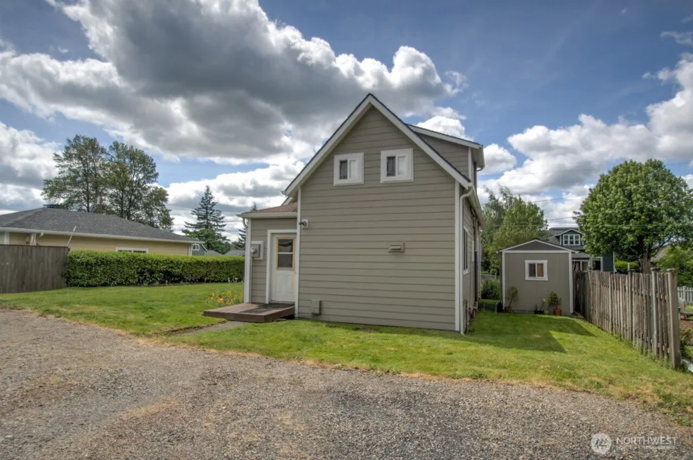 664 NW New York Avenue Chehalis, WA 98532