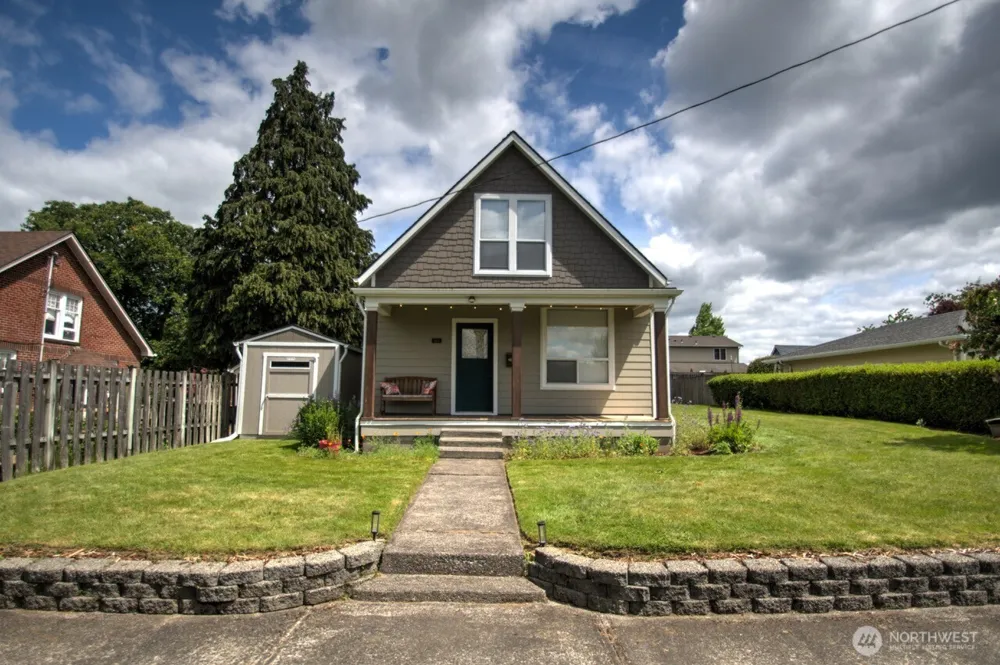 664 NW New York Avenue Chehalis, WA 98532