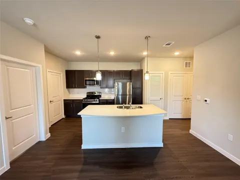 2102 Antoine Drive #P6B1