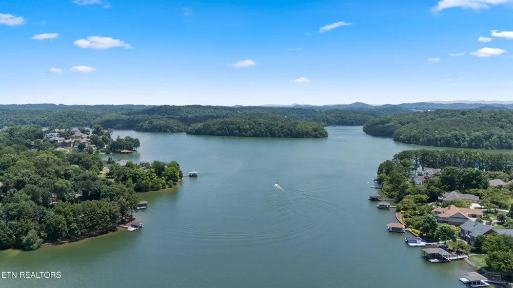 406 Keota Lane Loudon, TN 37774