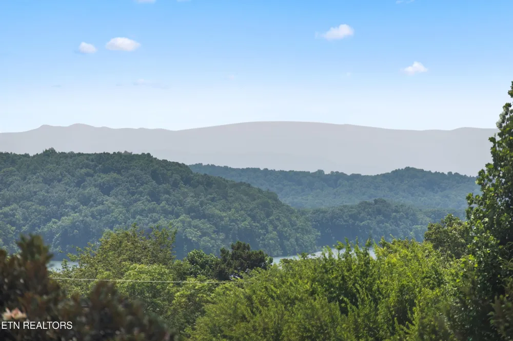 406 Keota Lane Loudon, TN 37774