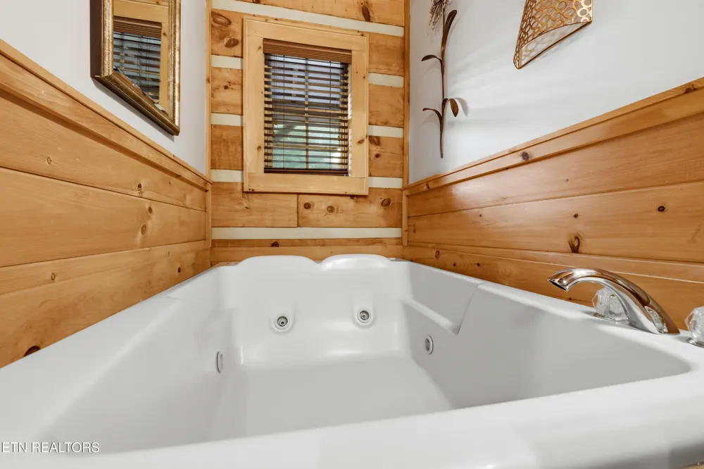 745 Hazy Circle Gatlinburg, TN 37738