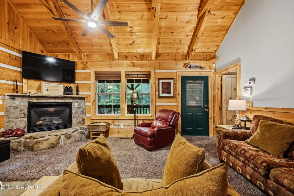 745 Hazy Circle Gatlinburg, TN 37738