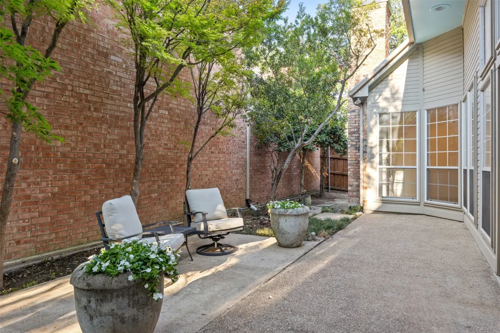 8644 Breakers Point Dallas, TX 75243