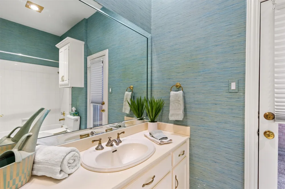 8644 Breakers Point Dallas, TX 75243