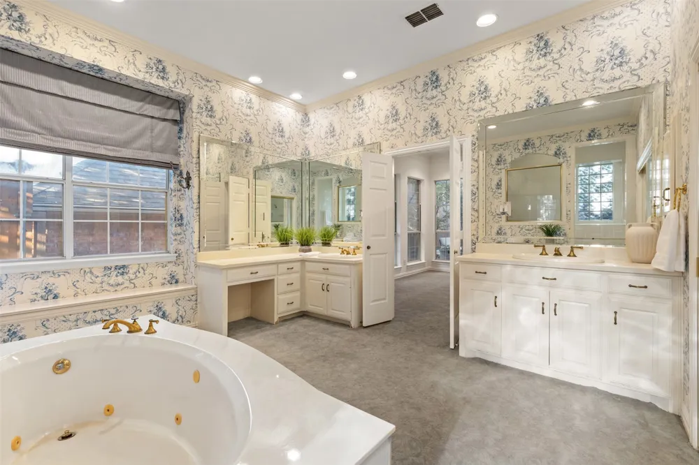 8644 Breakers Point Dallas, TX 75243