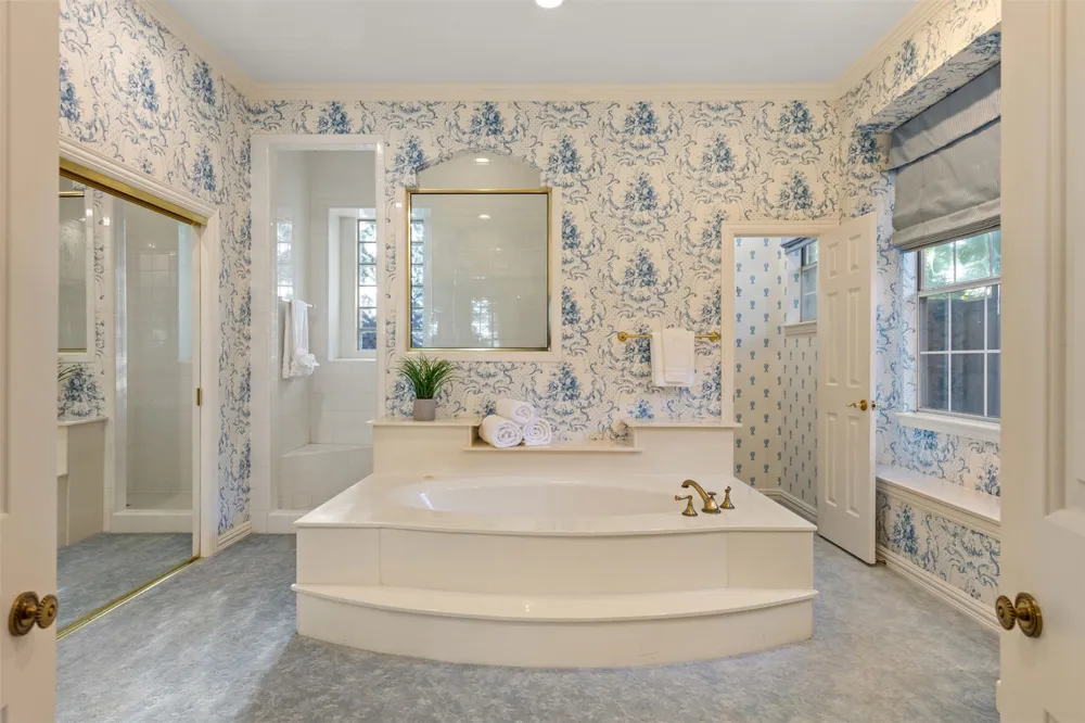 8644 Breakers Point Dallas, TX 75243