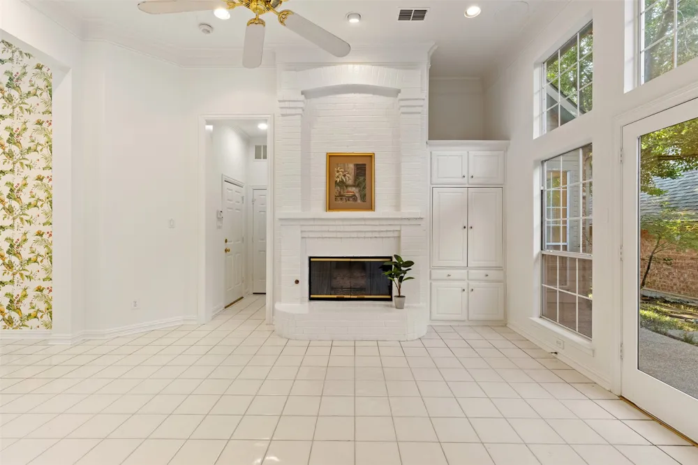 8644 Breakers Point Dallas, TX 75243