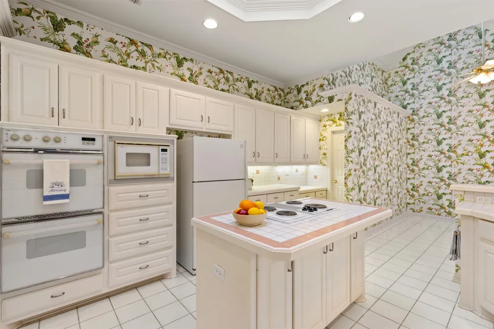 8644 Breakers Point Dallas, TX 75243