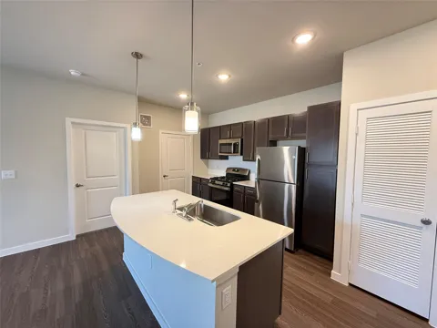 2102 Antoine Drive #B1