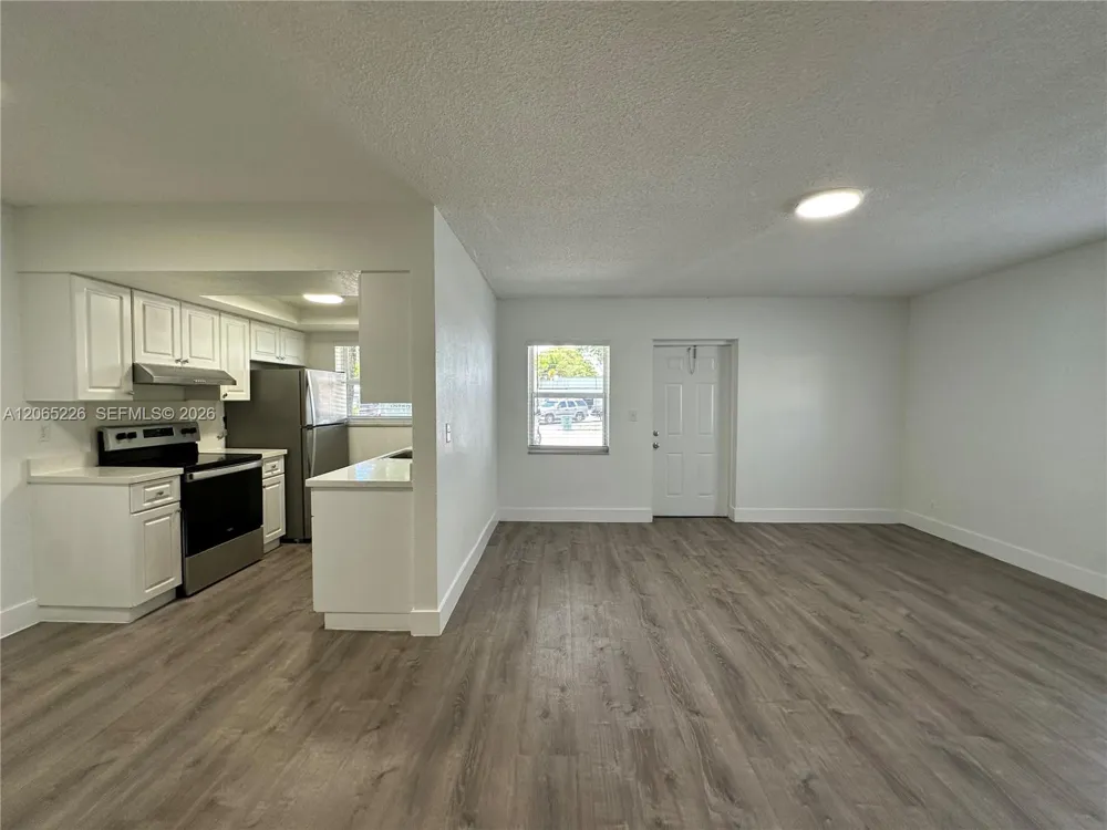 3660 NE 11th Ave #4 Oakland Park, FL 33334
