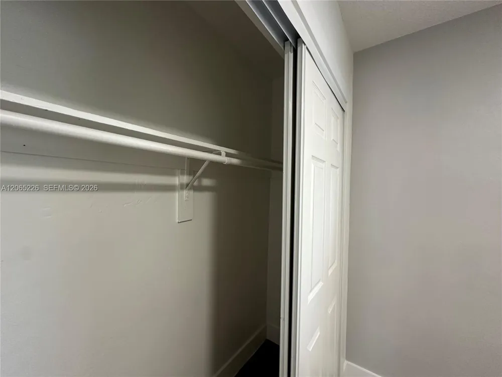3660 NE 11th Ave #4 Oakland Park, FL 33334