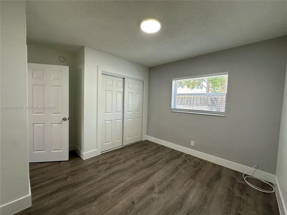 3660 NE 11th Ave #4 Oakland Park, FL 33334